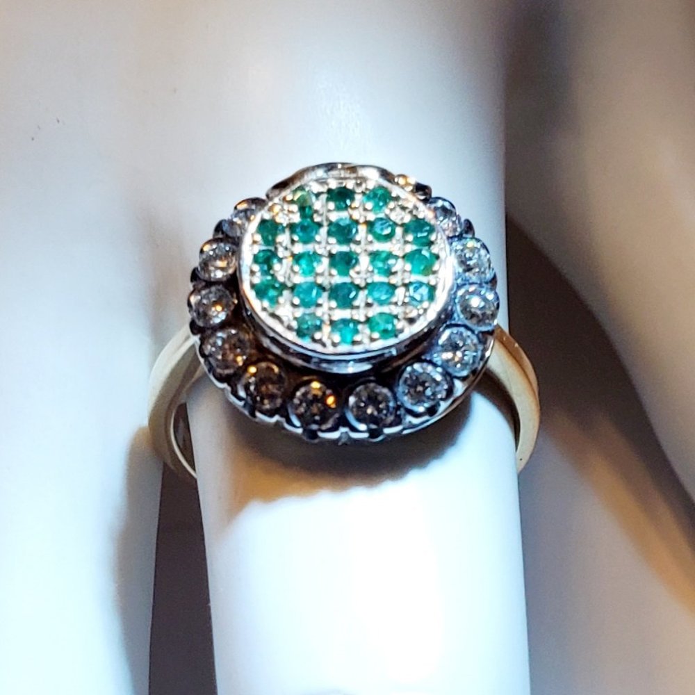 Beautiful Design 14K Rose Gold Diamond & Emerald Ring - Picture 2 of 12